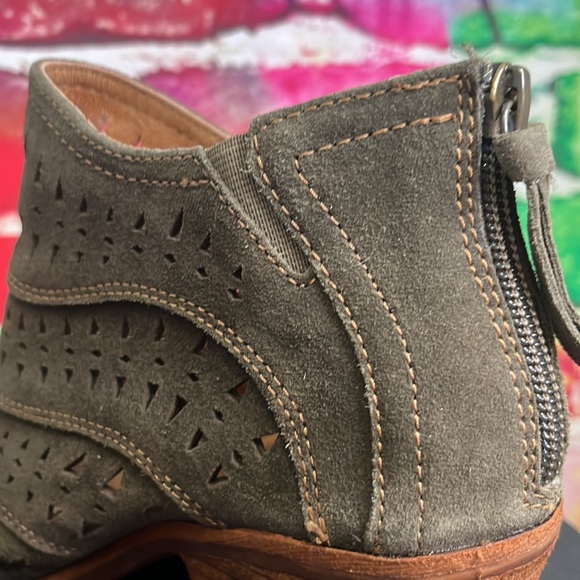 Sofft Ankle Bootie “Westwood II” - Picture 10 of 13